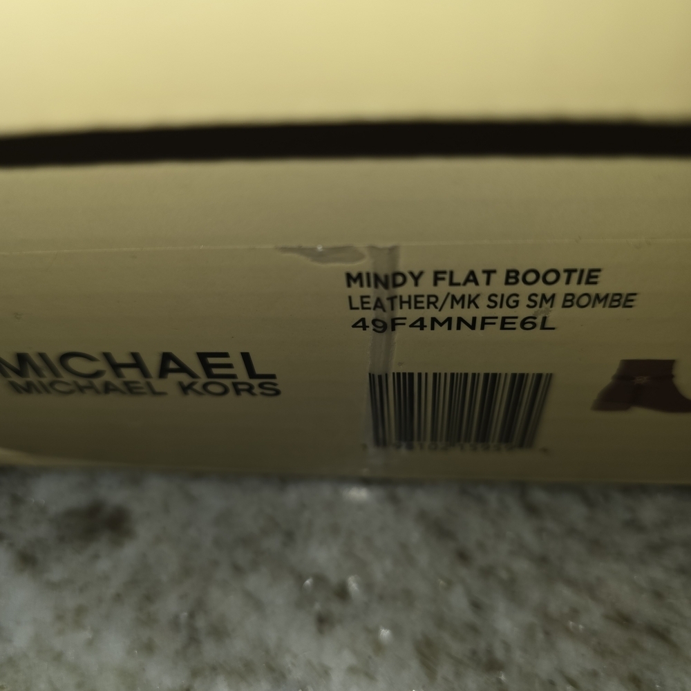 Michael Kors Mindy Leather Ankle Booties - Picture 5 of 6
